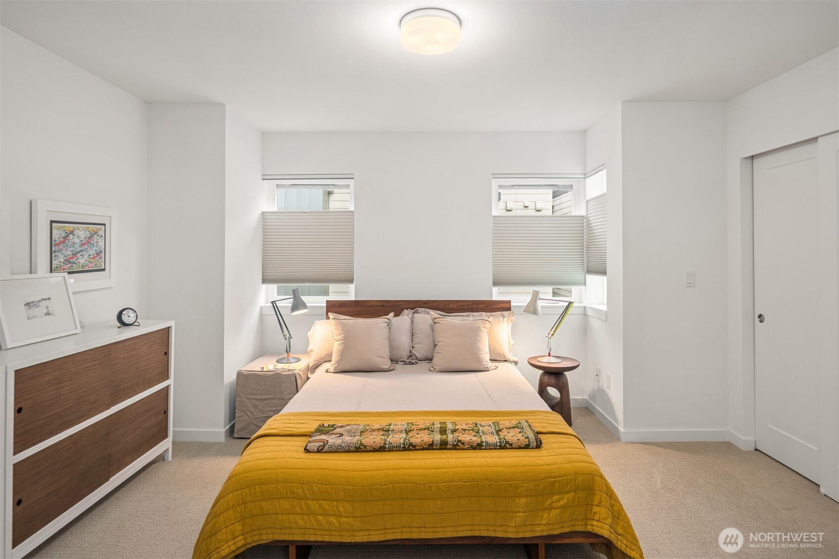 Seattle, Washington, 98122, United States, 2 Bedrooms Bedrooms, ,1 BathroomBathrooms,Residential,For Sale,1896236