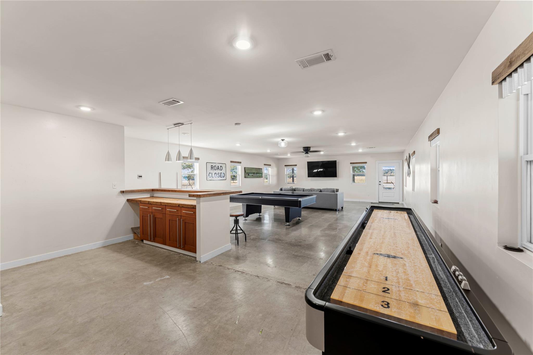 Canton, Texas, 75103, United States, 5 Bedrooms Bedrooms, ,3 BathroomsBathrooms,Residential,For Sale,1976221