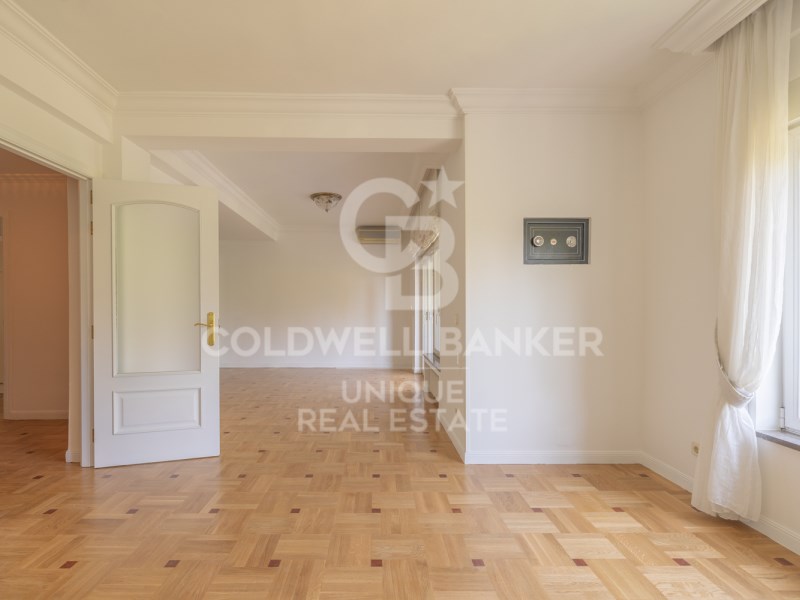 Madrid, Comunidad de Madrid, ES, 5 Bedrooms Bedrooms, ,3 BathroomsBathrooms,Residential,For Sale,1847498