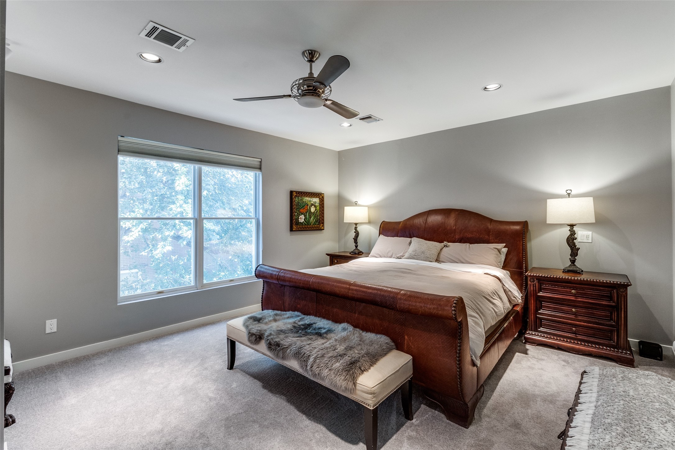 Dallas, Texas, 75204, United States, 2 Bedrooms Bedrooms, ,3 BathroomsBathrooms,Residential,For Sale,1917449