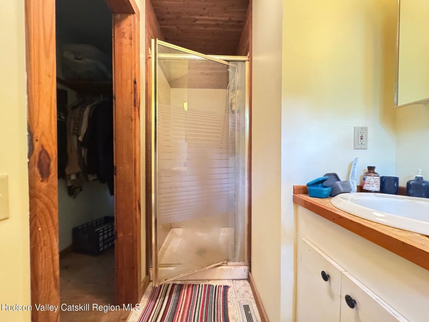 Saugerties, New York, 12477, United States, 5 Bedrooms Bedrooms, ,3 BathroomsBathrooms,Residential,For Sale,1984014