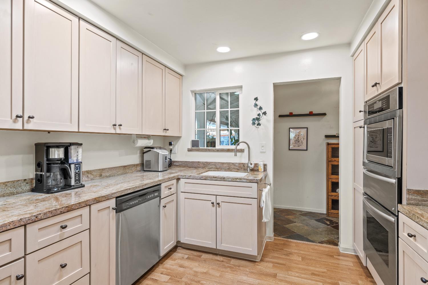 Citrus Heights, California, 95621, United States, 3 Bedrooms Bedrooms, ,2 BathroomsBathrooms,Residential,For Sale,2015324
