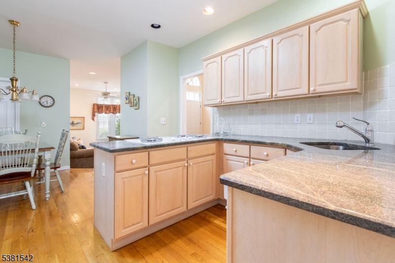 Far Hills Boro, New Jersey, 07931, United States, 2 Bedrooms Bedrooms, ,3 BathroomsBathrooms,Residential,For Sale,1934614