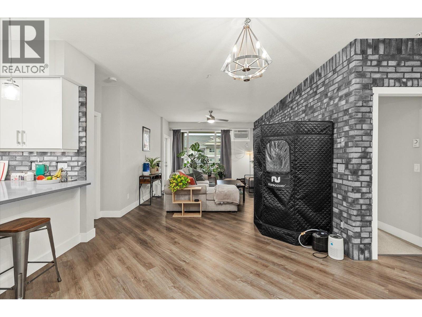 KELOWNA, British Columbia, V1W 5G9, CA, 2 Bedrooms Bedrooms, ,2 BathroomsBathrooms,Residential,For Sale,1961738