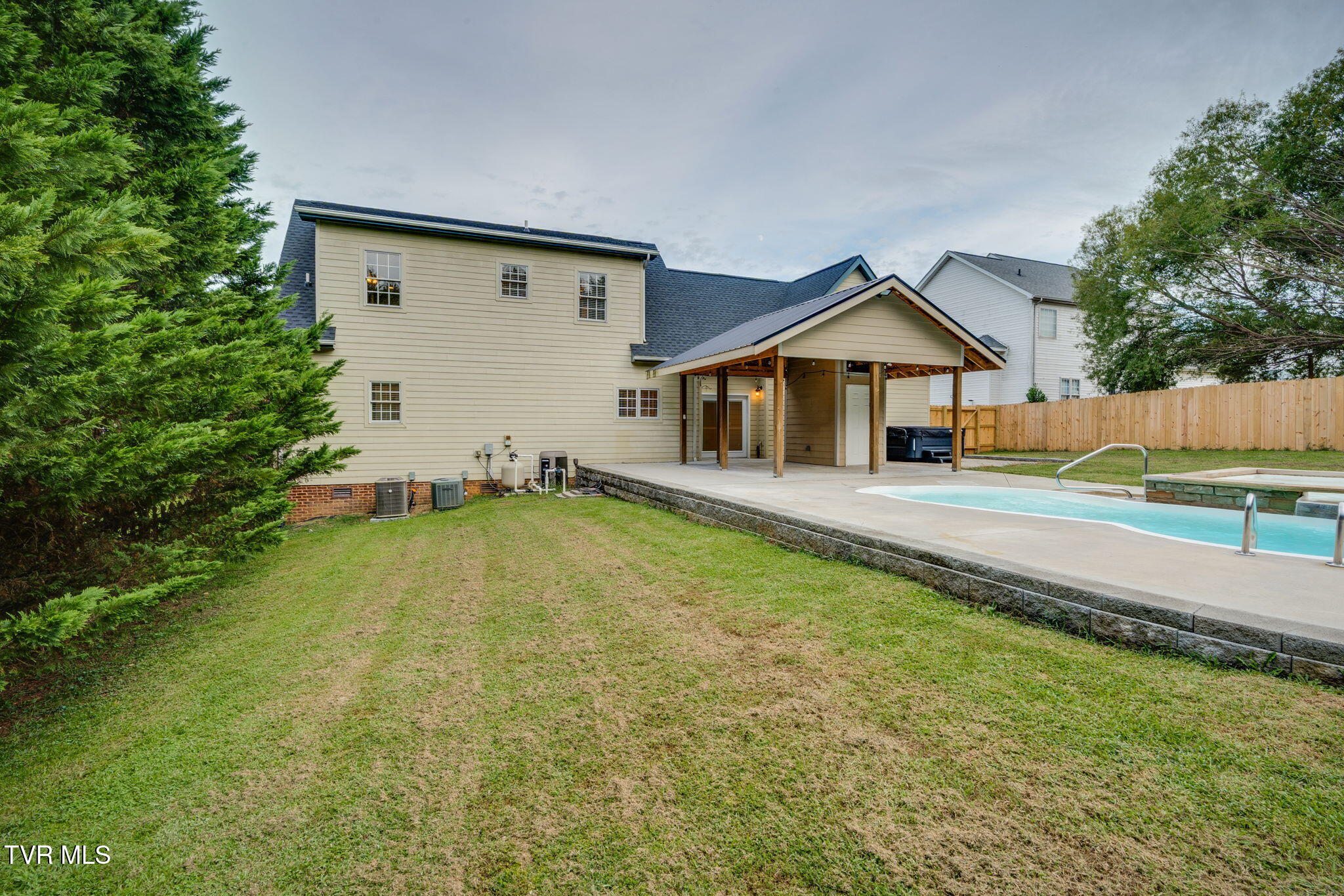 Gray, Tennessee, 37615, United States, 3 Bedrooms Bedrooms, ,4 BathroomsBathrooms,Residential,For Sale,1978151