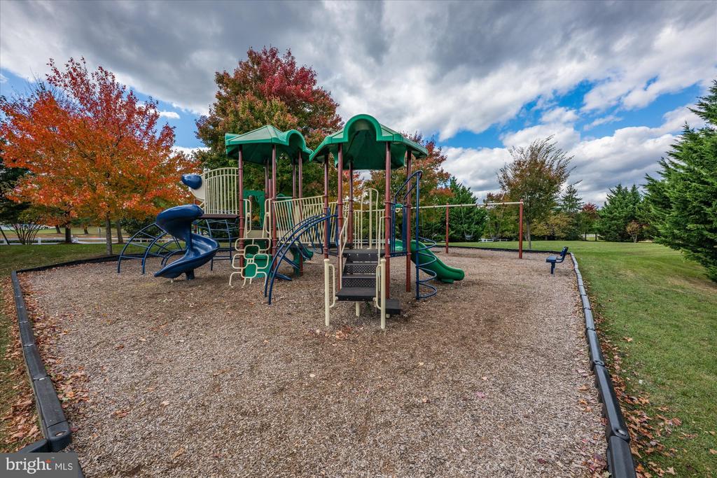 Leesburg, Virginia, 20175, United States, 5 Bedrooms Bedrooms, ,4 BathroomsBathrooms,Residential,For Sale,1987401