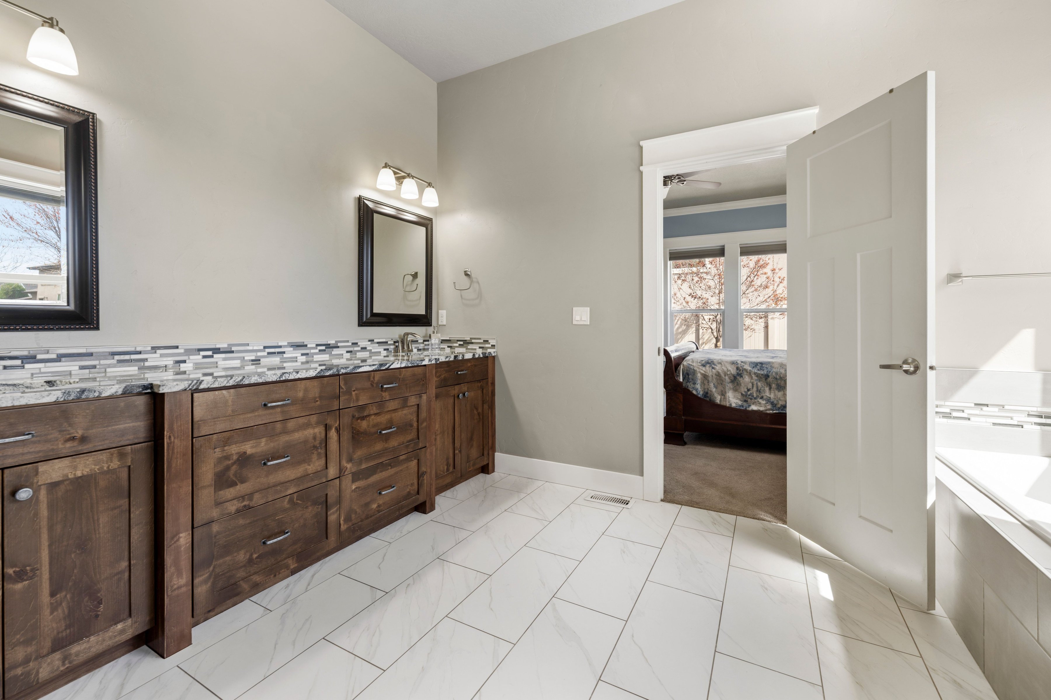  Seclusion, Space & a Certain Kind of Style - Single-Level Living at Its Finest - 物件實景