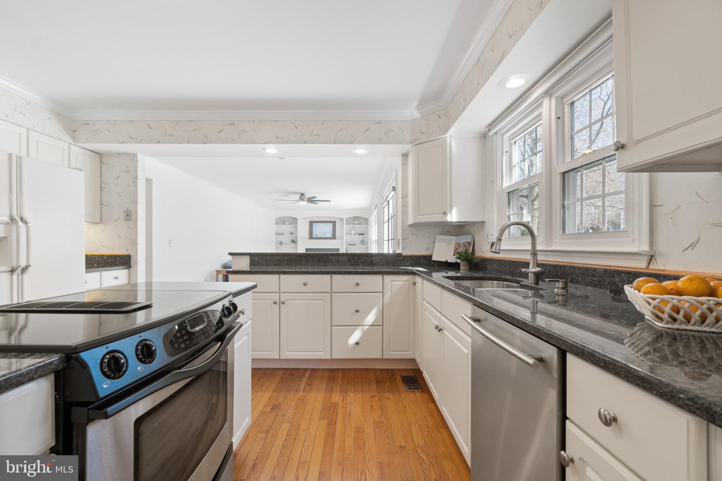 Annapolis, Maryland, 21403, United States, 4 Bedrooms Bedrooms, ,3 BathroomsBathrooms,Residential,For Sale,1925191