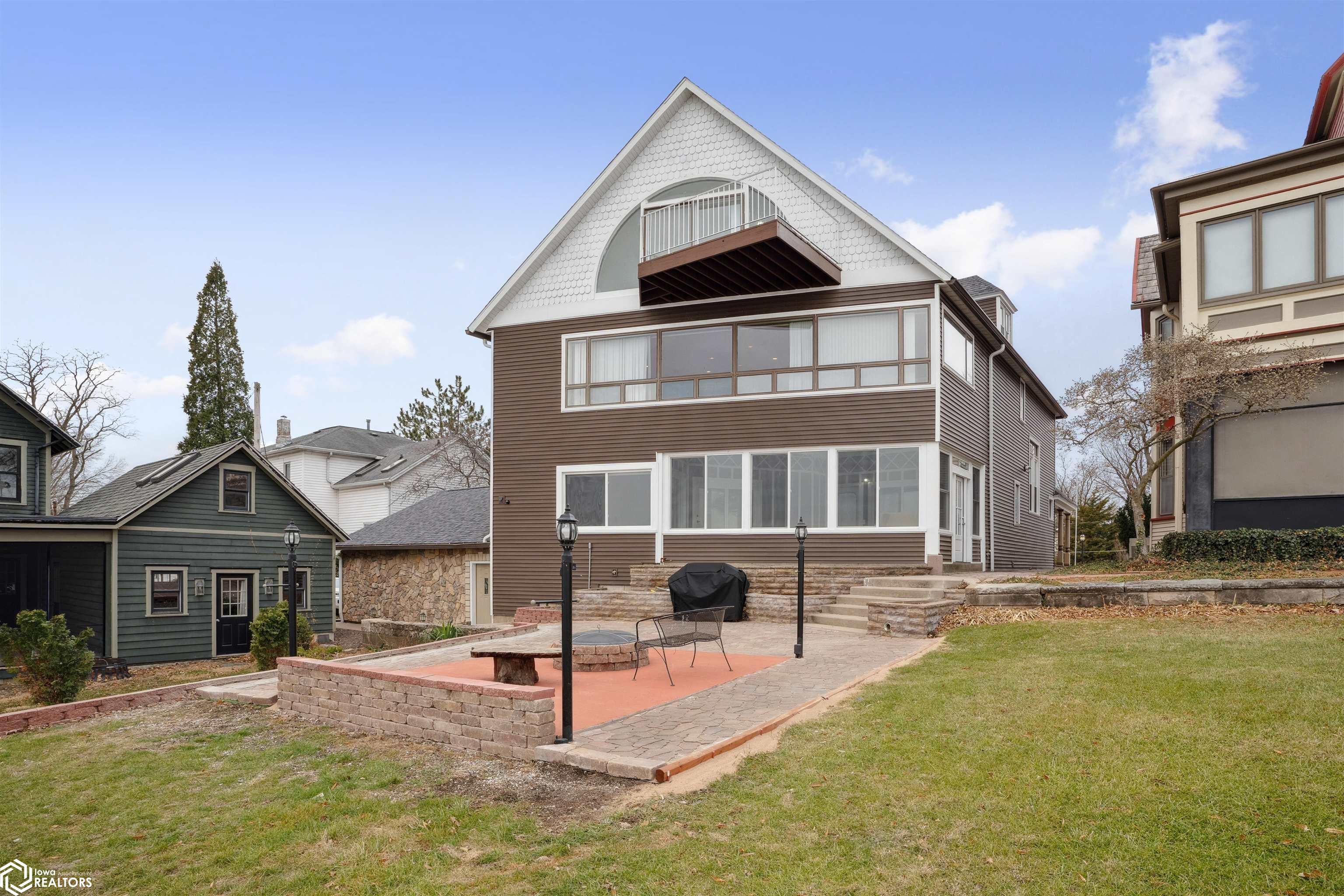 Burlington, Iowa, 52601, United States, 4 Bedrooms Bedrooms, ,3 BathroomsBathrooms,Residential,For Sale,1931272