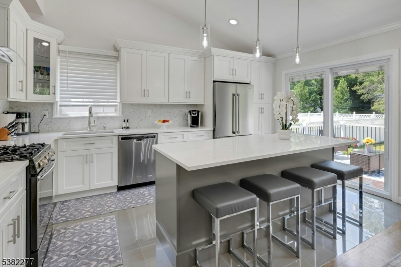 Springfield Twp., New Jersey, 07081, United States, 4 Bedrooms Bedrooms, ,3 BathroomsBathrooms,Residential,For Sale,1938892