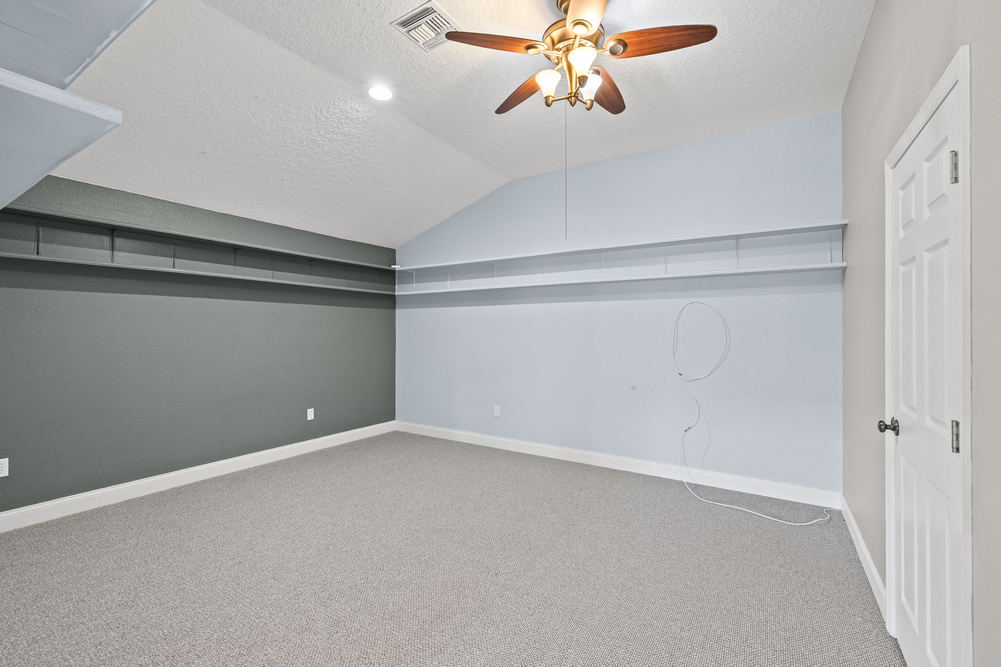 Land O Lakes, Florida, 34638, United States, 4 Bedrooms Bedrooms, ,4 BathroomsBathrooms,Residential,For Sale,1973686