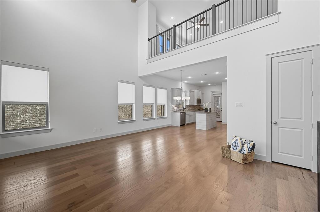 Arlington, Texas, 76005, United States, 4 Bedrooms Bedrooms, ,4 BathroomsBathrooms,Residential,For Sale,1963930