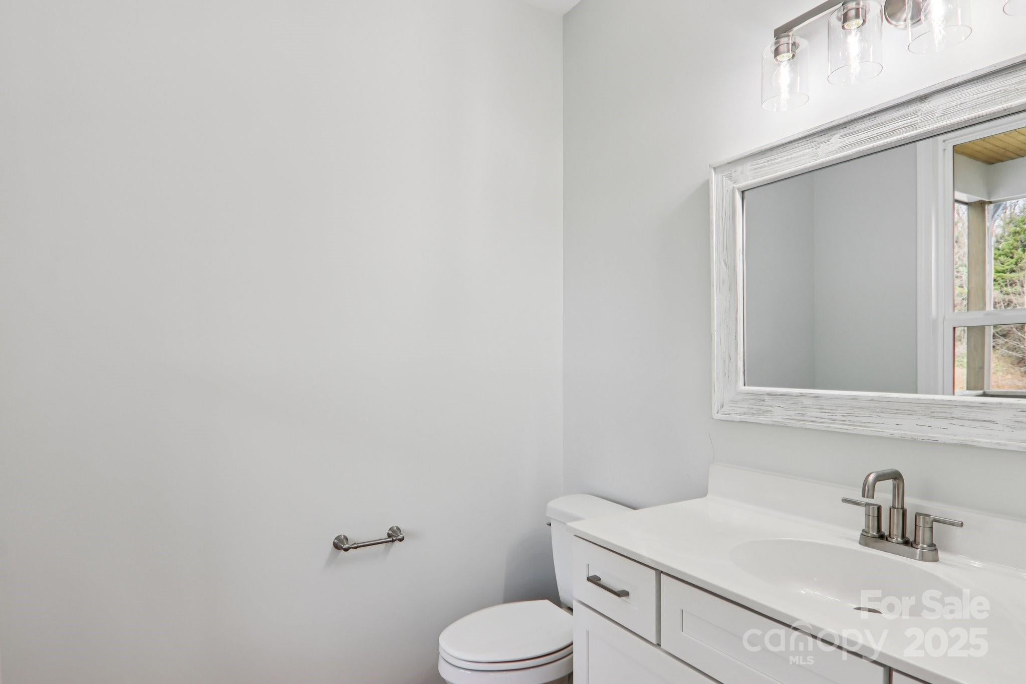 Candler, North Carolina, 28715, United States, 3 Bedrooms Bedrooms, ,3 BathroomsBathrooms,Residential,For Sale,2002526