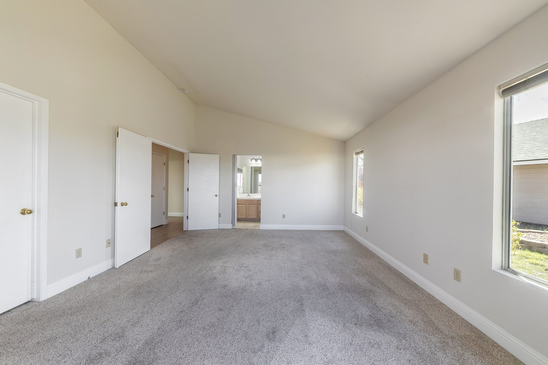  3 Bedrooms, 2 bath, 2 car garage, single level home in Minden NV - 物件實景