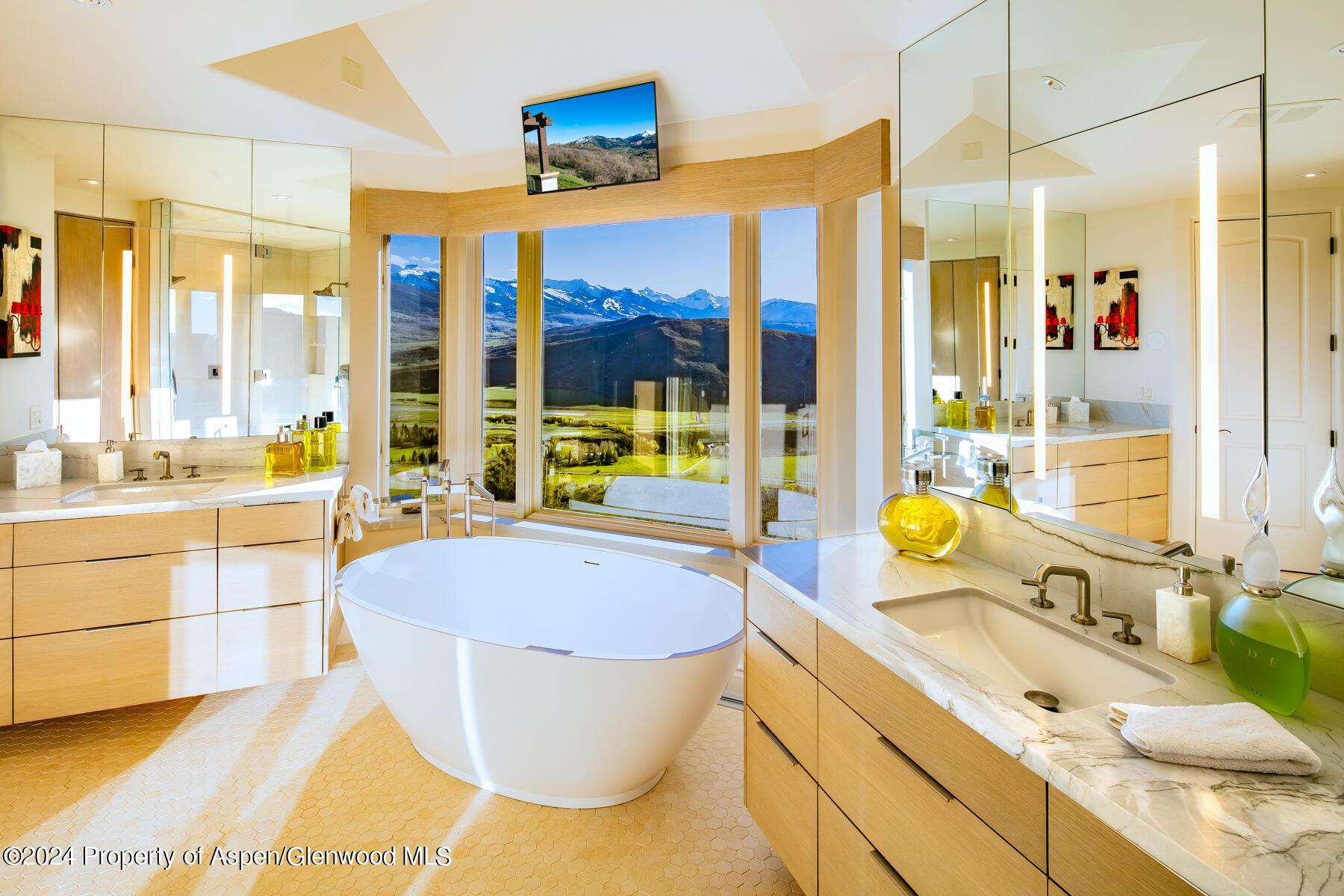 Aspen, Colorado, 81611, United States, 5 Bedrooms Bedrooms, ,6 BathroomsBathrooms,Residential,For Sale,1807342