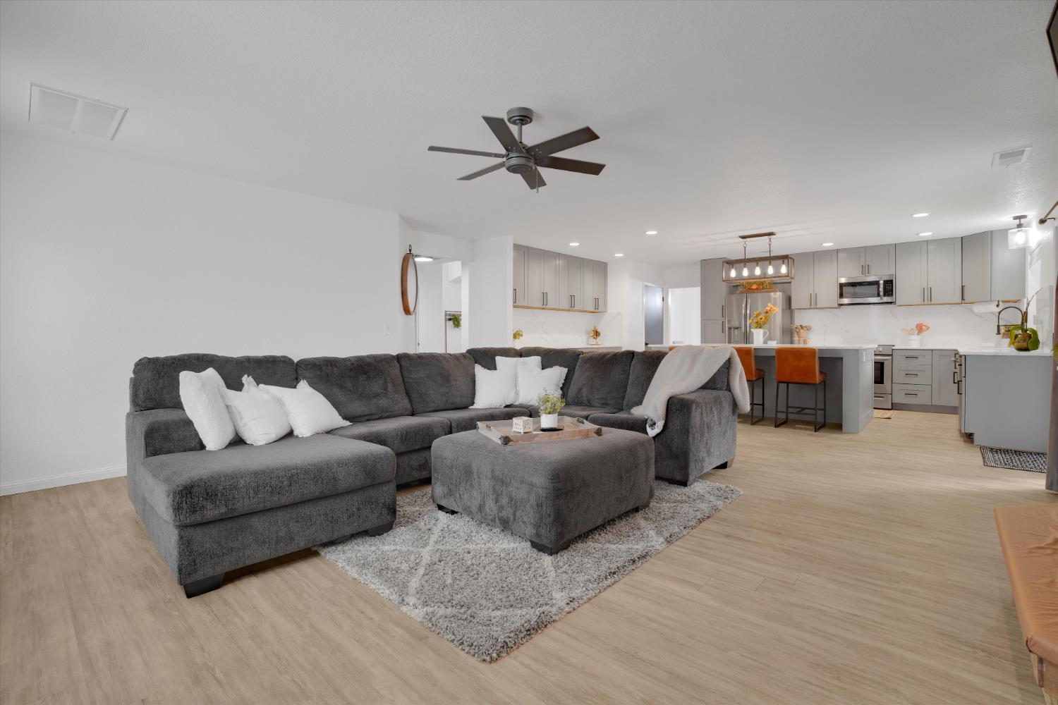 Turlock, California, 95382, United States, 4 Bedrooms Bedrooms, ,3 BathroomsBathrooms,Residential,For Sale,1975222