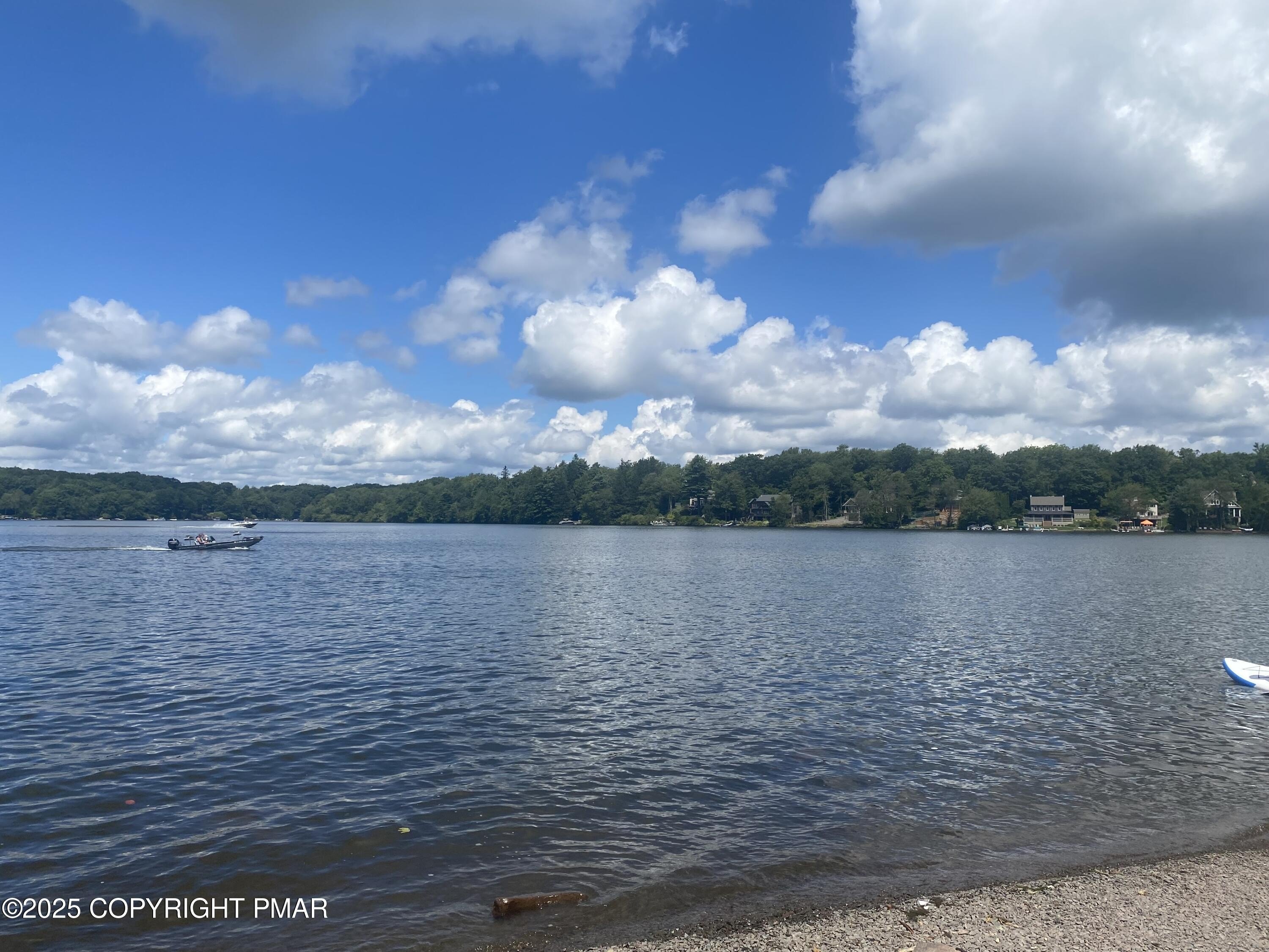 Lake Harmony, Pennsylvania, 18624, United States, 3 Bedrooms Bedrooms, ,2 BathroomsBathrooms,Residential,For Sale,2006106