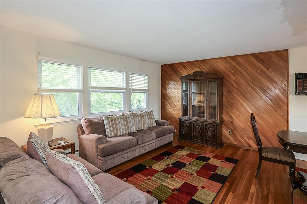 Holbrook, New York, 11741, United States, 4 Bedrooms Bedrooms, ,2 BathroomsBathrooms,Residential,For Sale,1973717