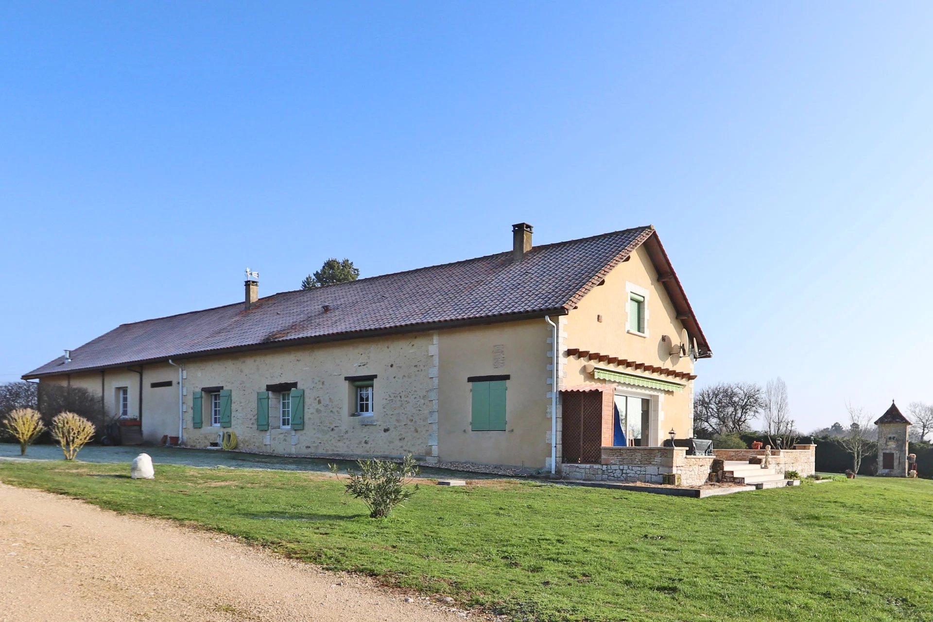 Bergerac, New Aquitaine, 24100, FR, 4 Bedrooms Bedrooms, ,3 BathroomsBathrooms,Residential,For Sale,1995573