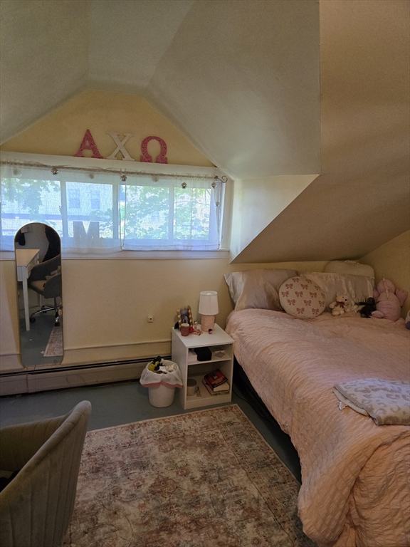 Amherst, Massachusetts, 01002, United States, 5 Bedrooms Bedrooms, ,2 BathroomsBathrooms,Residential,For Sale,1979386