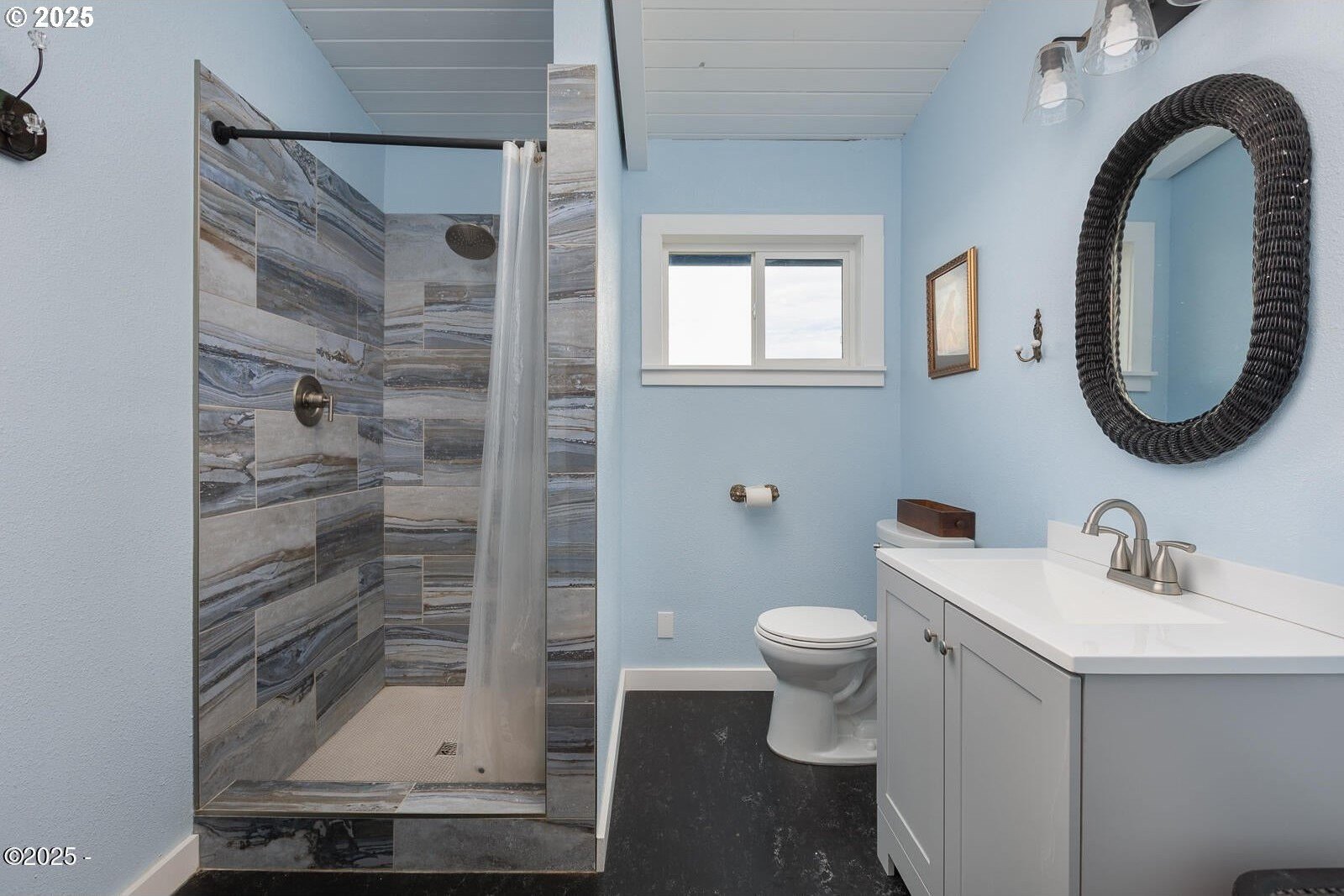 Lincoln City, Oregon, 97367, United States, 3 Bedrooms Bedrooms, ,2 BathroomsBathrooms,Residential,For Sale,1927014