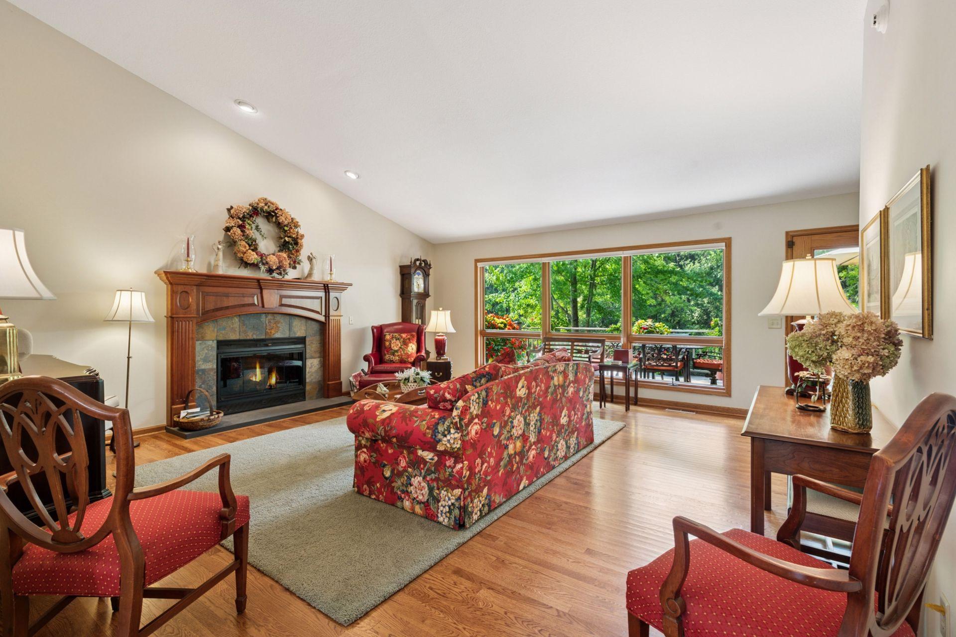 Edina, Minnesota, 55439, United States, 3 Bedrooms Bedrooms, ,2 BathroomsBathrooms,Residential,For Sale,1941919