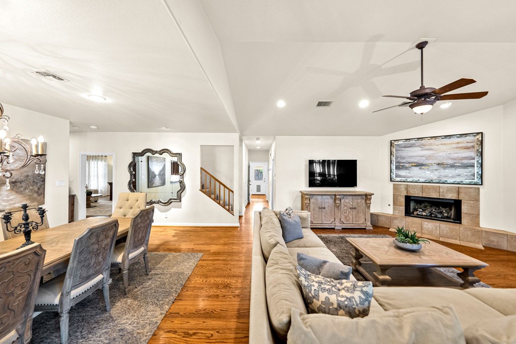 Fredericksburg, Texas, 78624, United States, 6 Bedrooms Bedrooms, ,6 BathroomsBathrooms,Residential,For Sale,2048440