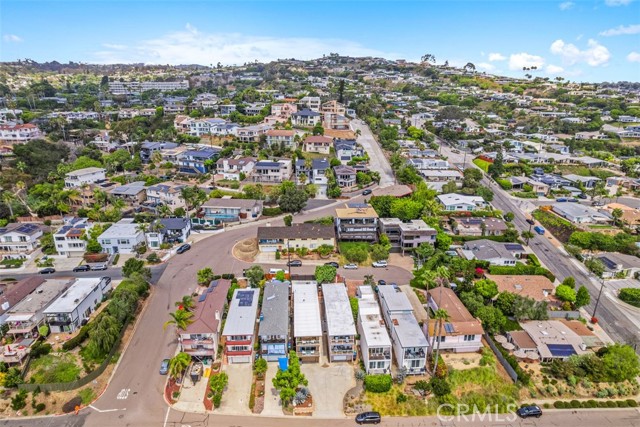 San Diego, California, 92109, United States, 4 Bedrooms Bedrooms, ,3 BathroomsBathrooms,Residential,For Sale,1974655