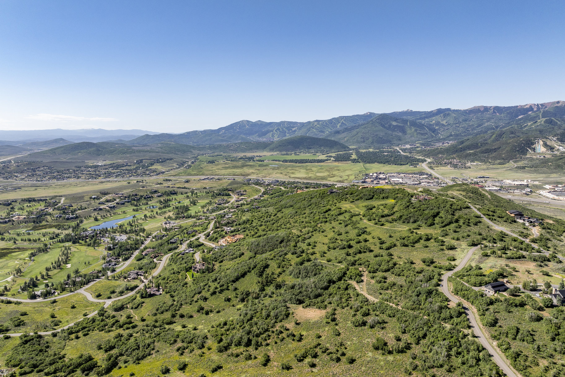  Privacy, Mountain Views, Downhill Build and Build up to Four Structures - 物件實景