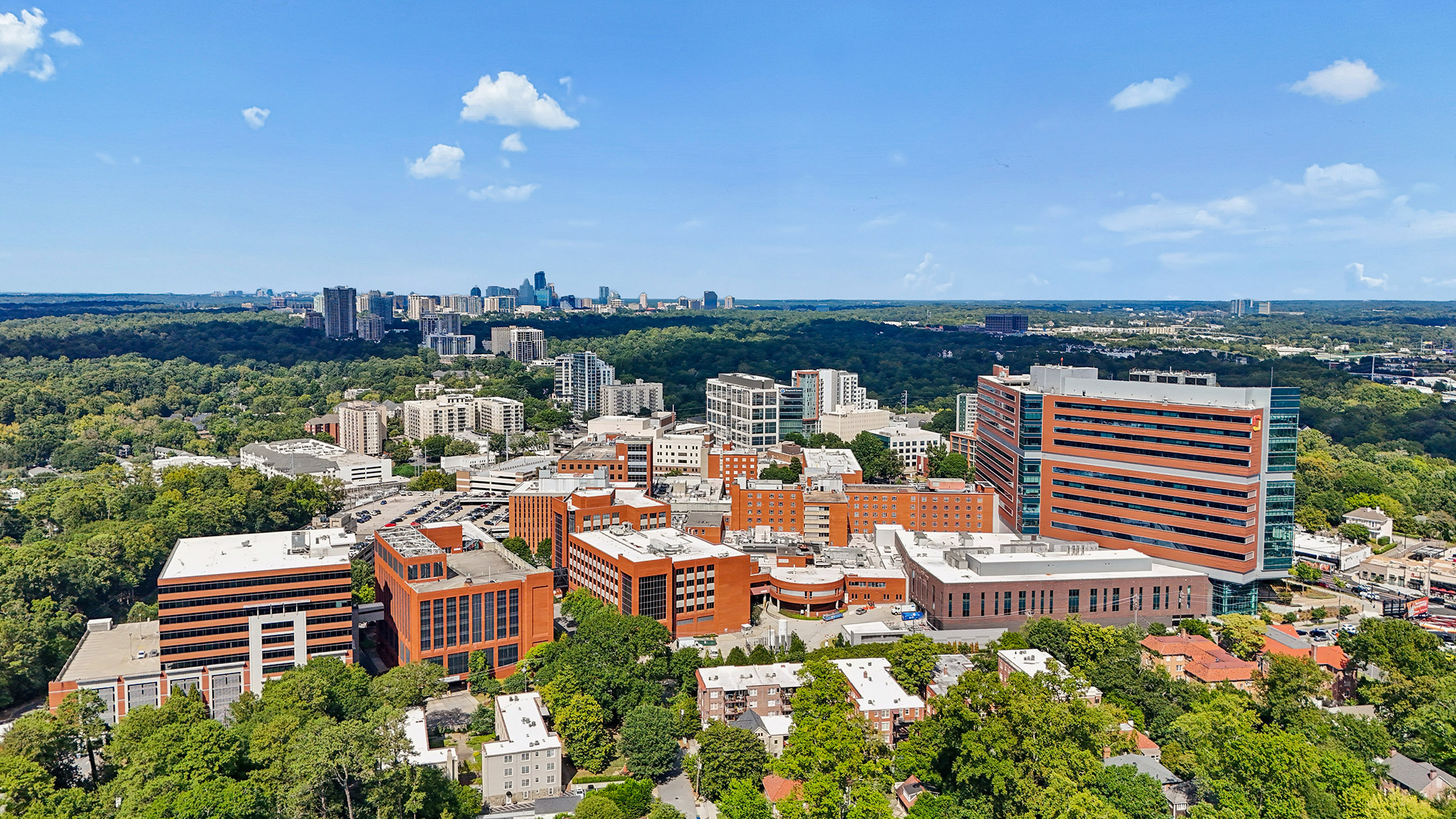  Beautiful Top Floor End Unit Condo Combines Historic Charm and Modern Finishes - 物件實景