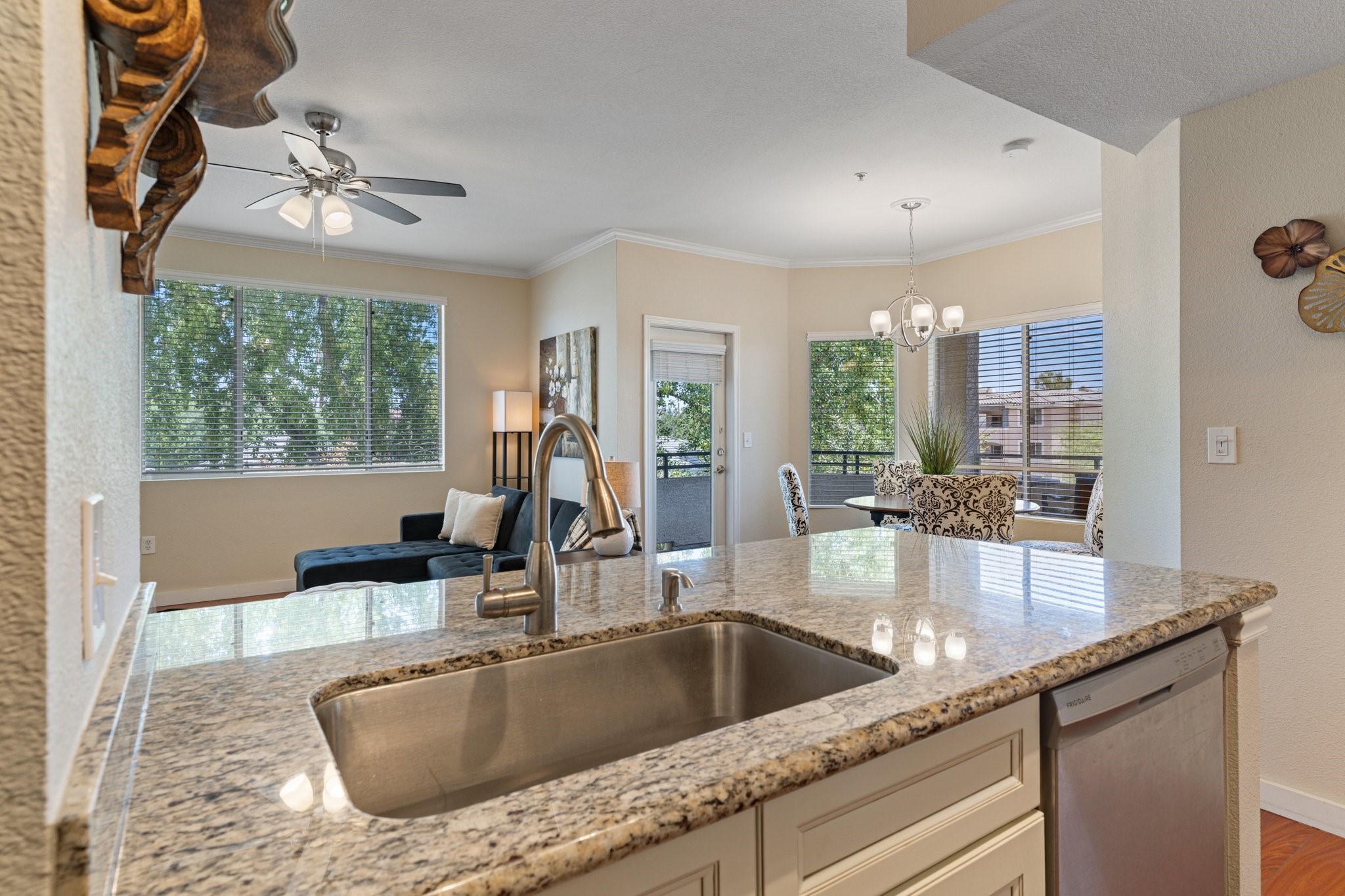  5345 E Van Buren Street ¦Phoenix, AZ - 物件實景