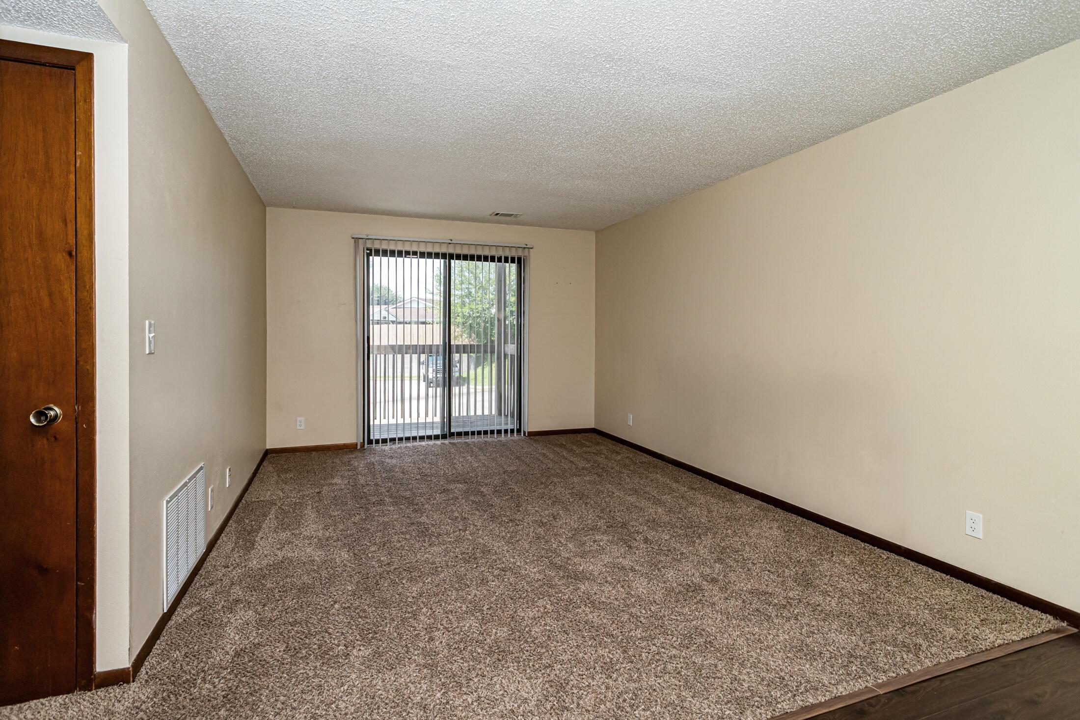 Ames, Iowa, 50010, United States, ,Residential,For Sale,1928373