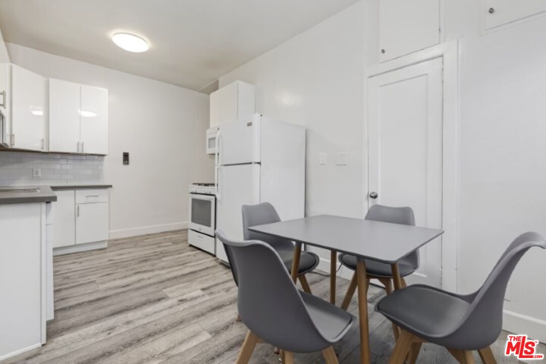 Los Angeles, California, 90007, United States, 15 Bedrooms Bedrooms, ,Residential,For Sale,1971327