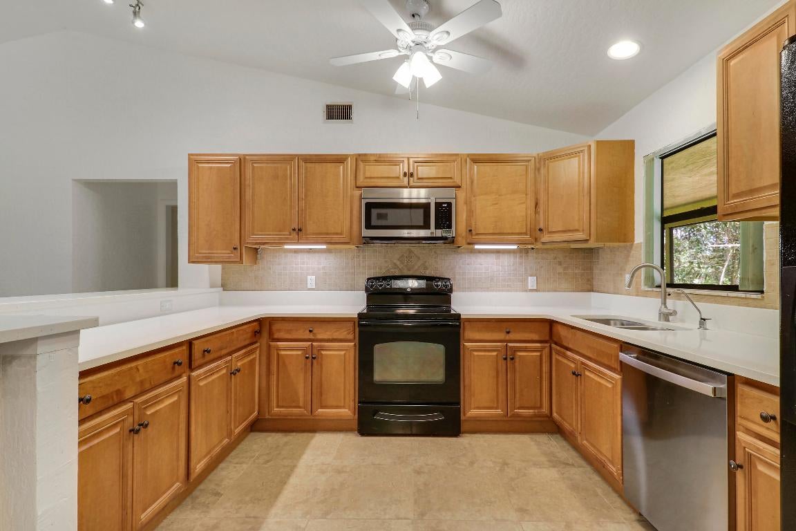 Jupiter, Florida, 33478, United States, 3 Bedrooms Bedrooms, ,2 BathroomsBathrooms,Residential,For Sale,1980938