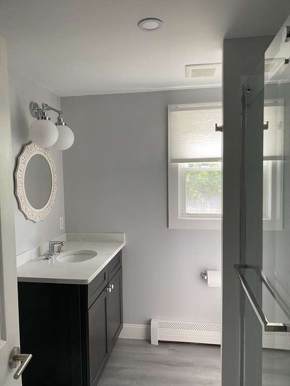 Groveland, Massachusetts, 01834, United States, 5 Bedrooms Bedrooms, ,3 BathroomsBathrooms,Residential,For Sale,1909322