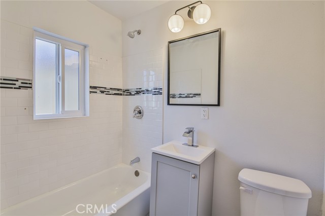 Compton, California, 90222, United States, 2 Bedrooms Bedrooms, ,2 BathroomsBathrooms,Residential,For Sale,1881655