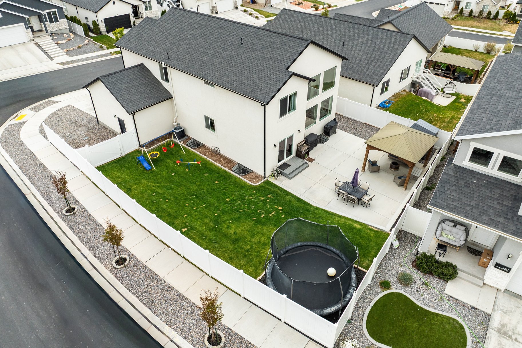  Fully Finished Dream Home with Stunning 2 Story Fireplace in Eagle Mountain - 物件實景