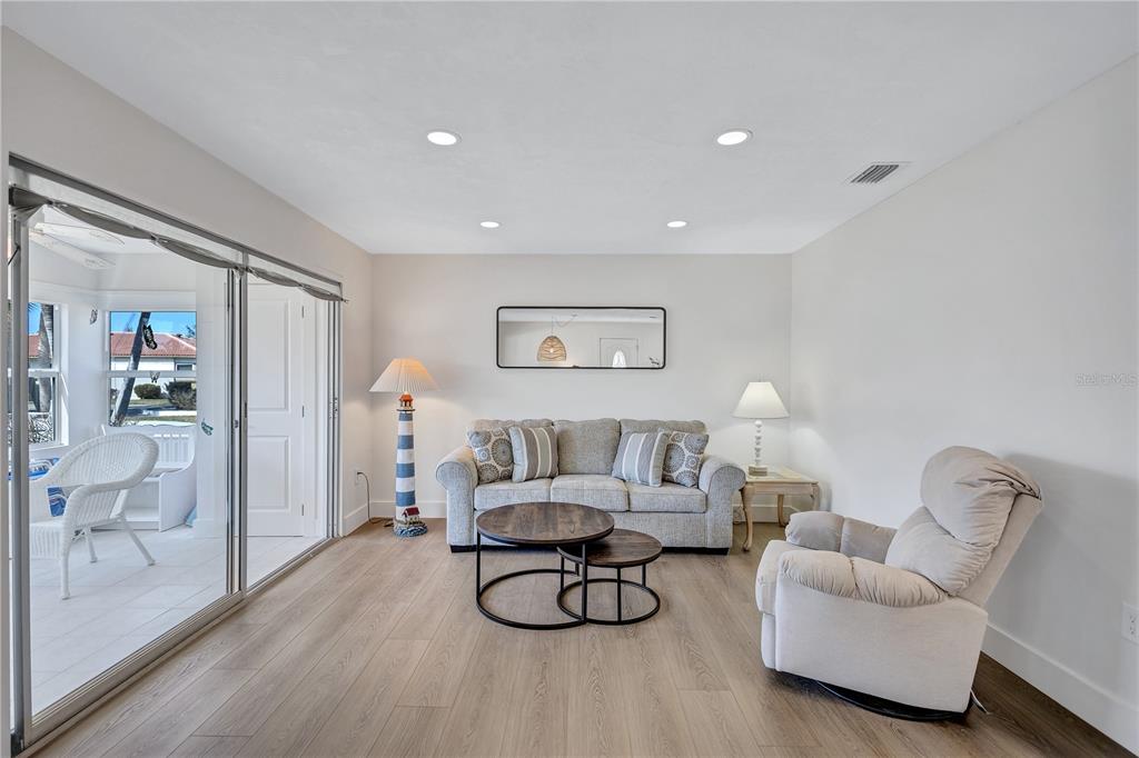 Sarasota, Florida, 34242, United States, 2 Bedrooms Bedrooms, ,2 BathroomsBathrooms,Residential,For Sale,1961687