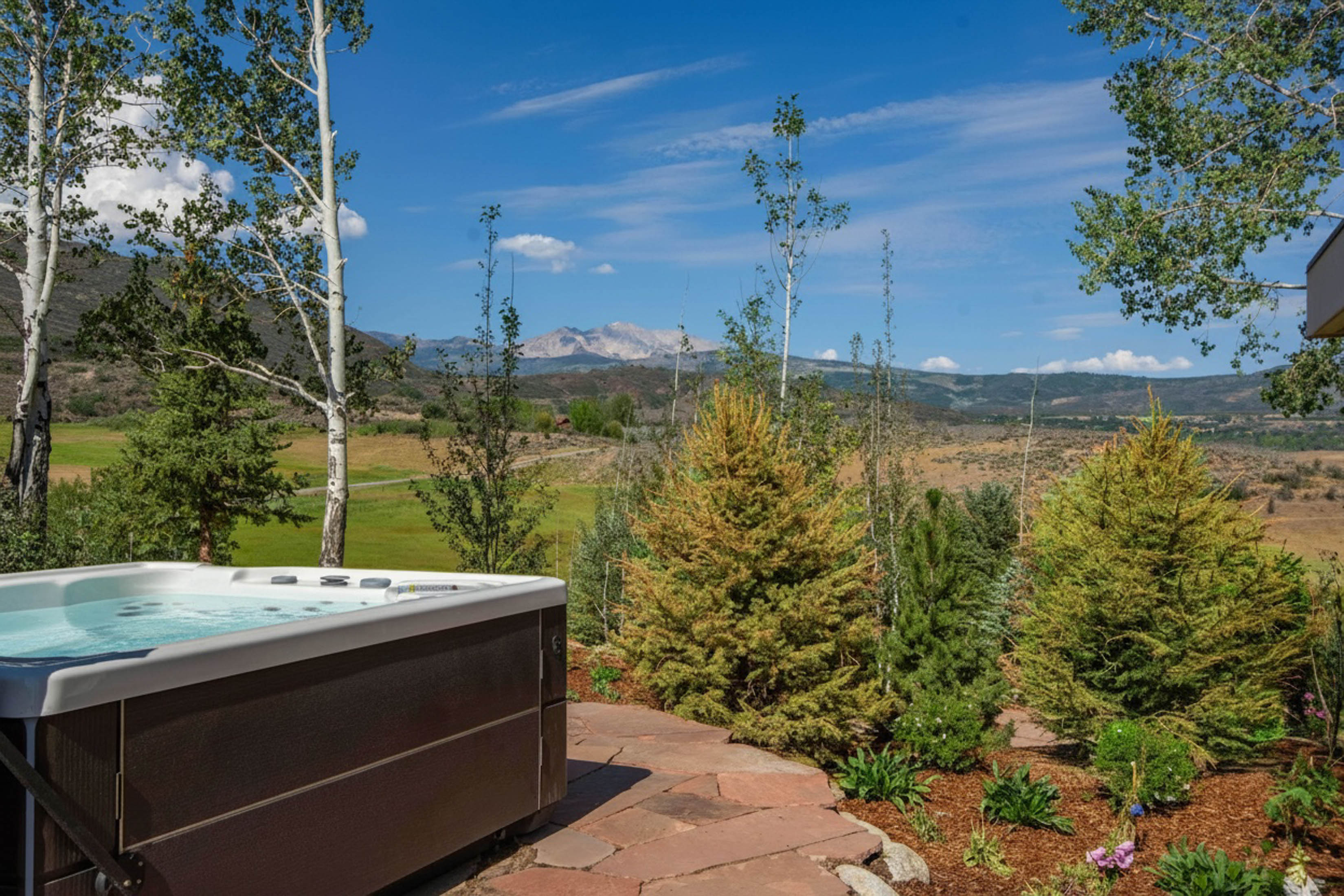 A Beautifully Reimagined Lazy O Ranch Estate with Unparalleled Mt. Sopris Views - 物件實景