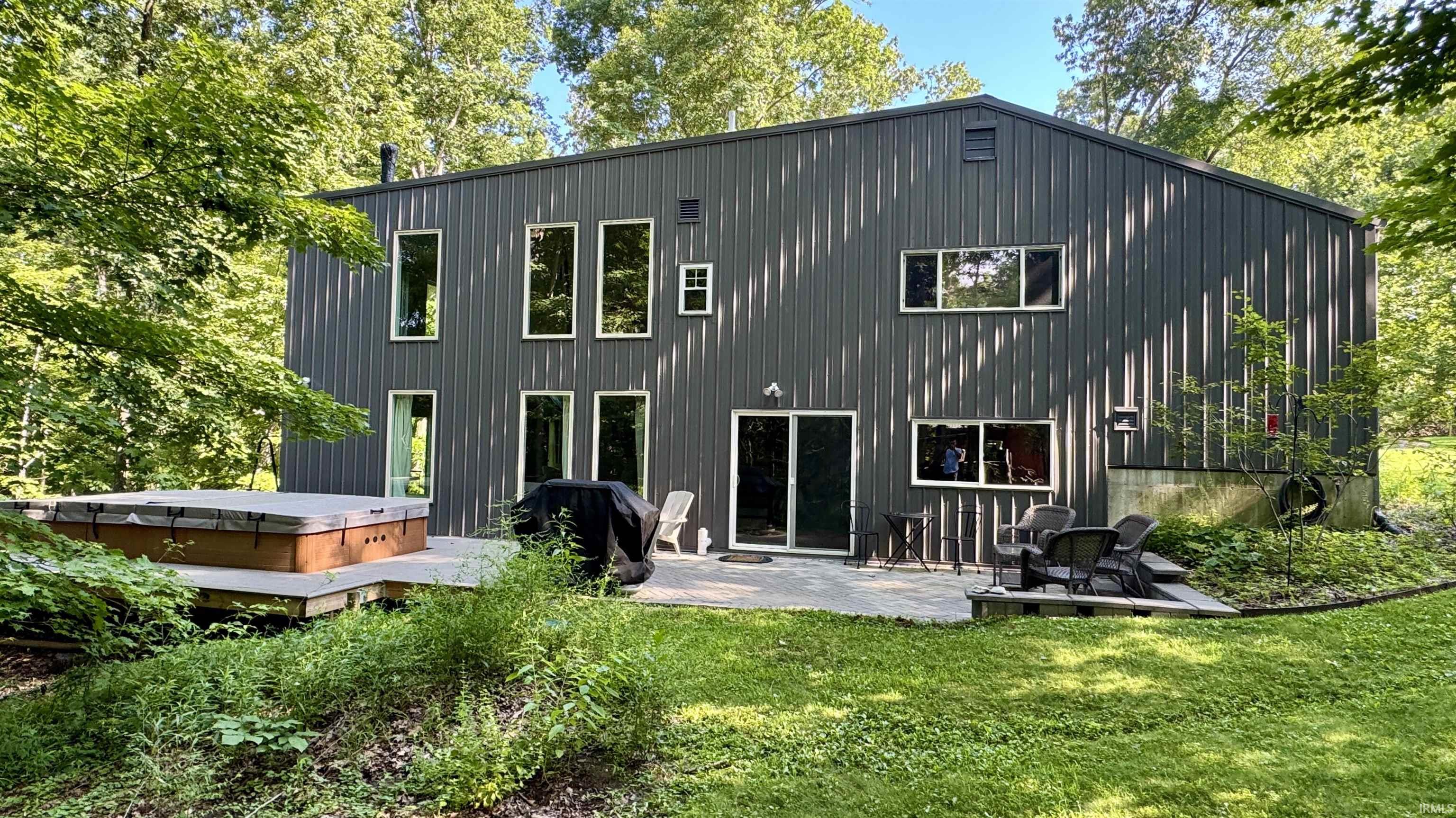 Bloomington, Indiana, 47401, United States, 3 Bedrooms Bedrooms, ,3 BathroomsBathrooms,Residential,For Sale,1936986