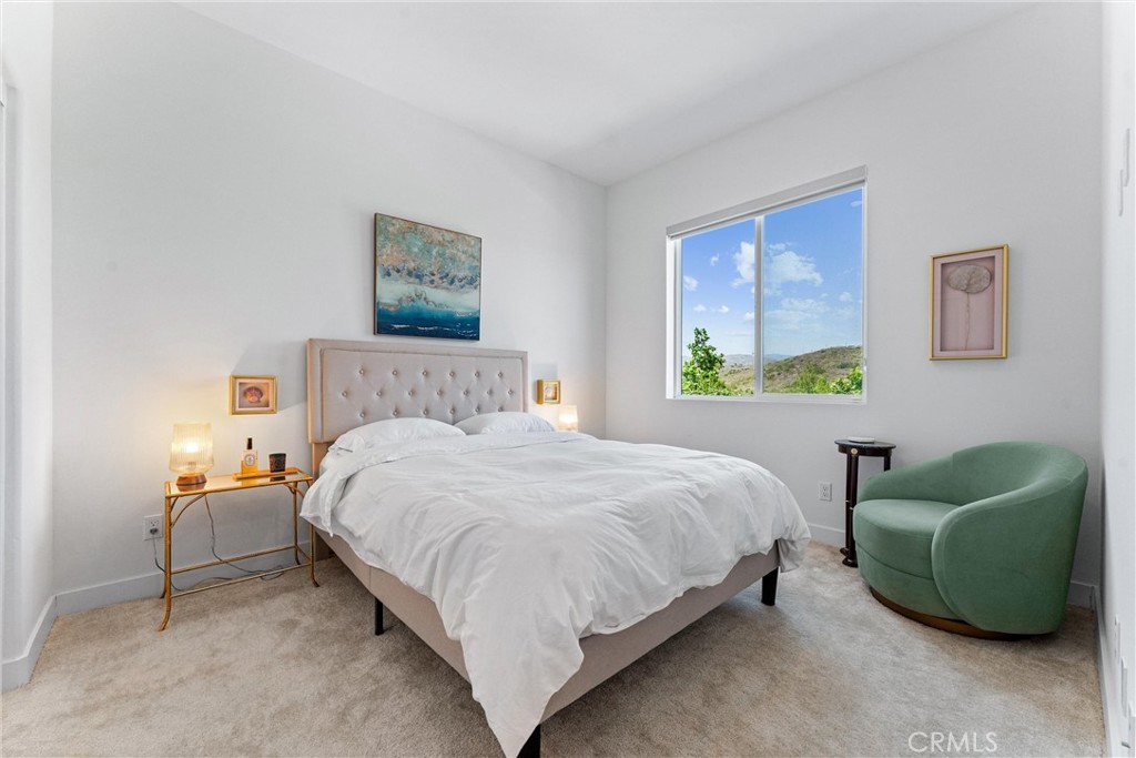 Irvine, California, 92618, United States, 2 Bedrooms Bedrooms, ,2 BathroomsBathrooms,Residential,For Sale,1988212