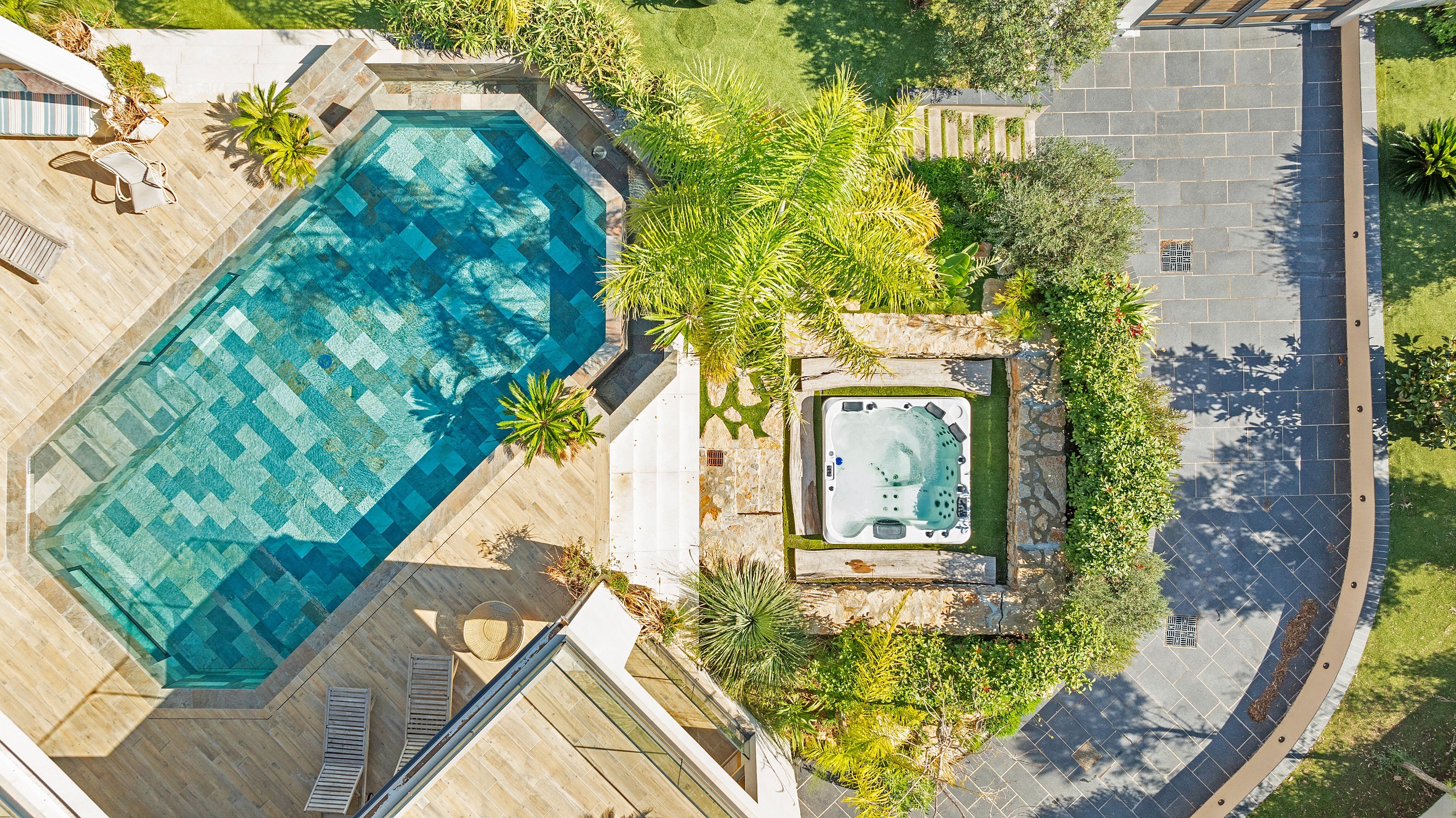 Exceptional contemporary villa for sale in Sainte-Maxime: 440 sqm, 5 bedrooms, … - 物件實景