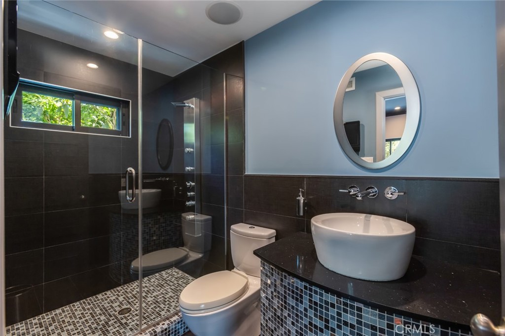Glendale, California, 91207, United States, 4 Bedrooms Bedrooms, ,5 BathroomsBathrooms,Residential,For Sale,1934698