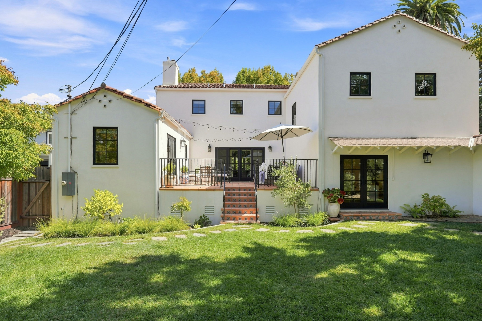 Stunning Spanish-Style Retreat - 物件實景