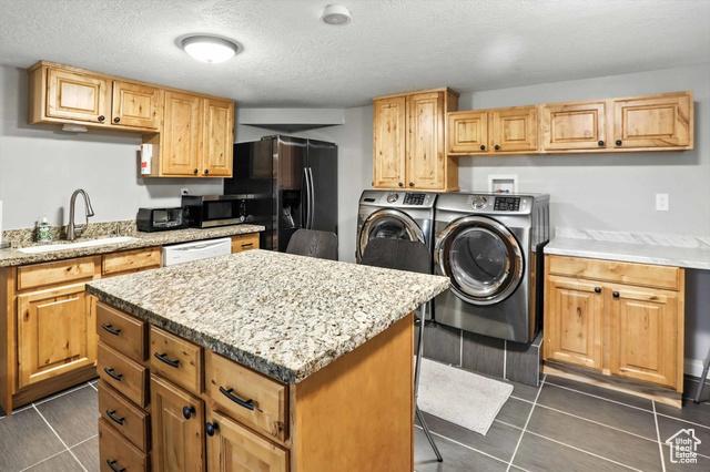 Salt Lake City, Utah, 84124, United States, 4 Bedrooms Bedrooms, ,4 BathroomsBathrooms,Residential,For Sale,1904516
