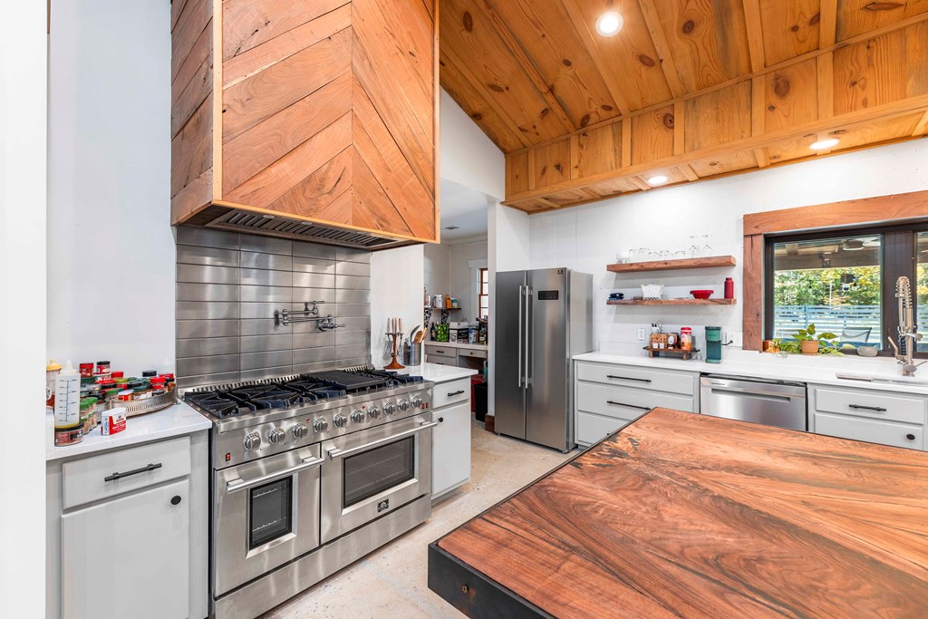 Waverly Hall, Georgia, 31831, United States, 5 Bedrooms Bedrooms, ,4 BathroomsBathrooms,Residential,For Sale,1987749