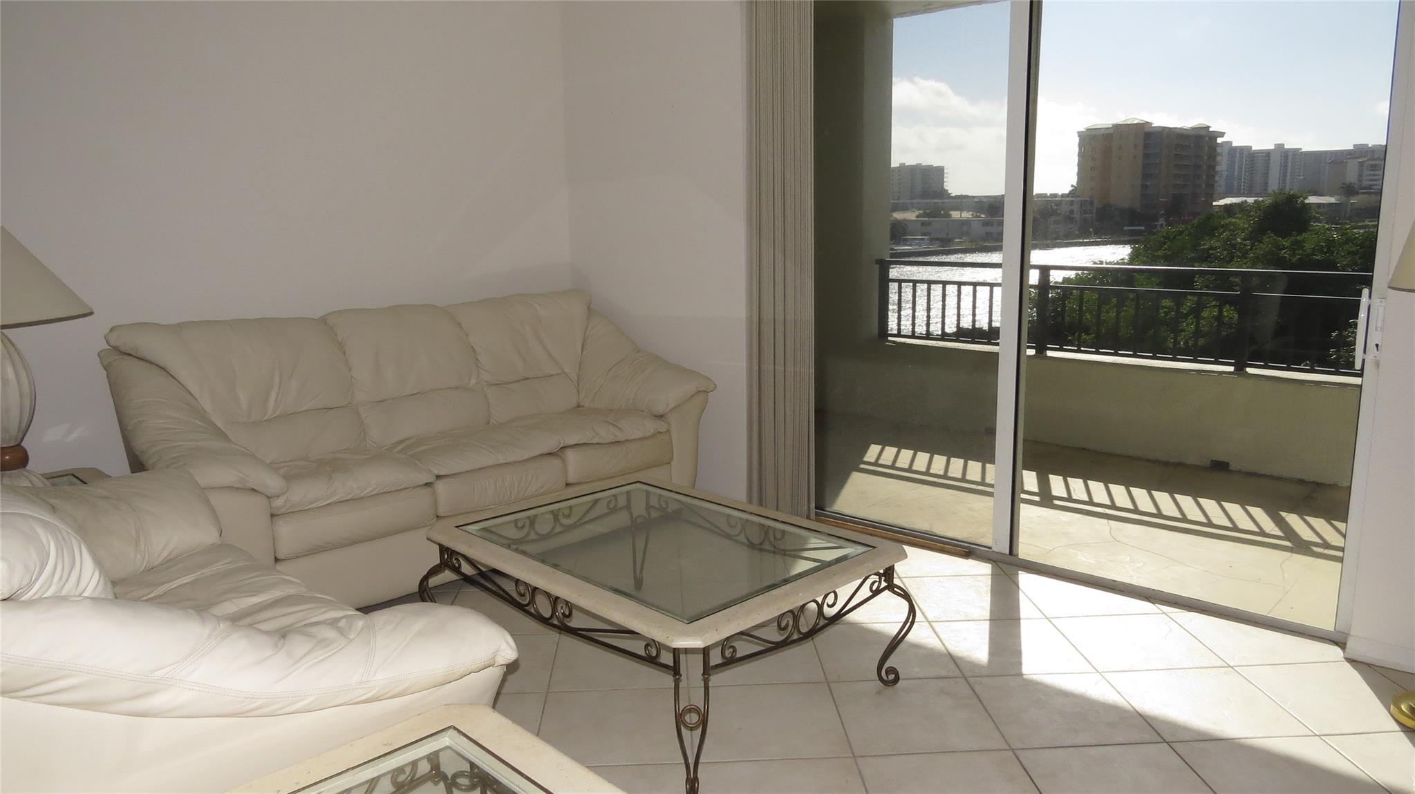 Pompano Beach, Florida, 33062, United States, 2 Bedrooms Bedrooms, ,3 BathroomsBathrooms,Residential,For Sale,1915850