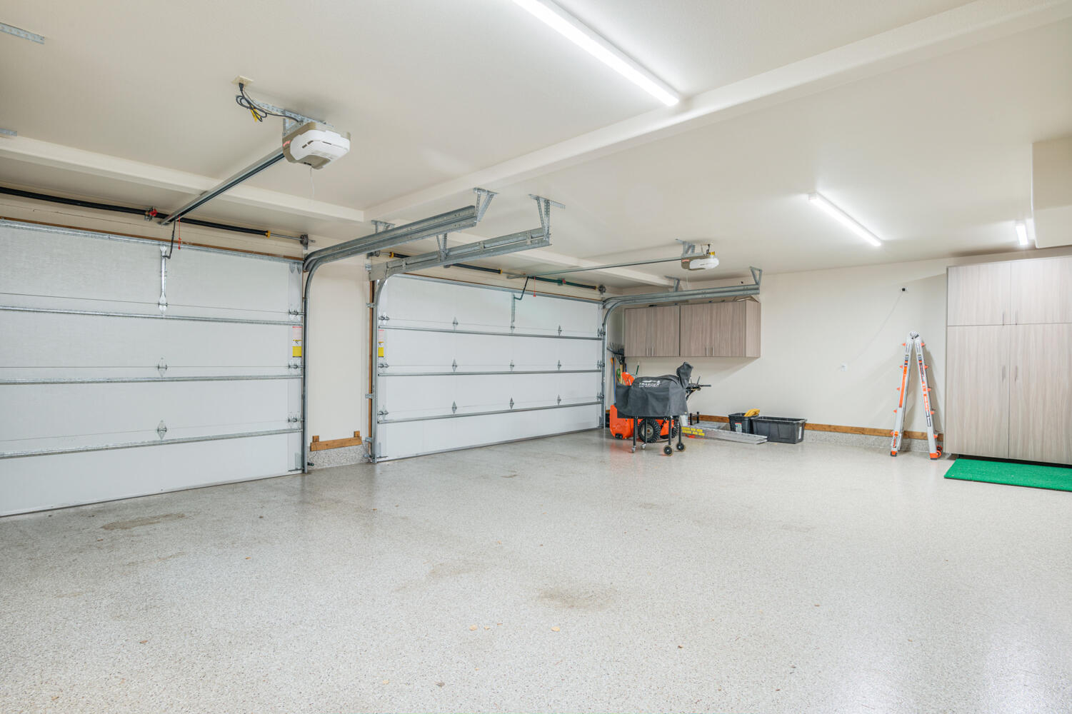 Bend, Oregon, 97707, United States, 4 Bedrooms Bedrooms, ,4 BathroomsBathrooms,Residential,For Sale,2005289