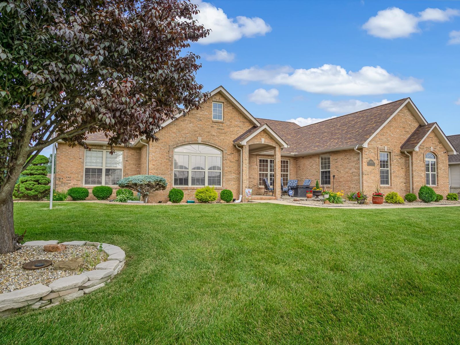 Swansea, Illinois, 62226, United States, 4 Bedrooms Bedrooms, ,4 BathroomsBathrooms,Residential,For Sale,1863975