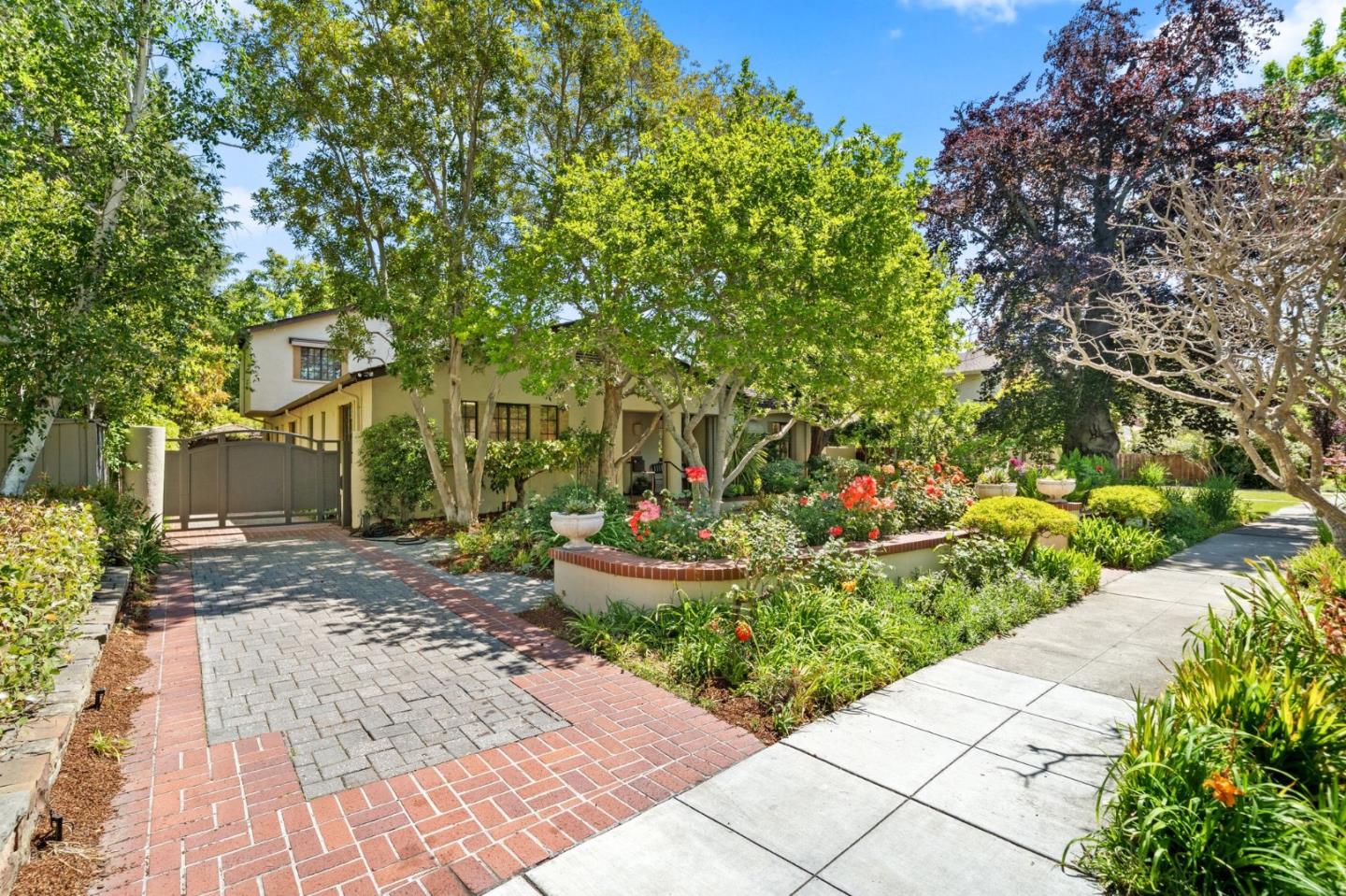 Palo Alto, California, 94301, United States, 4 Bedrooms Bedrooms, ,4 BathroomsBathrooms,Residential,For Sale,1837921